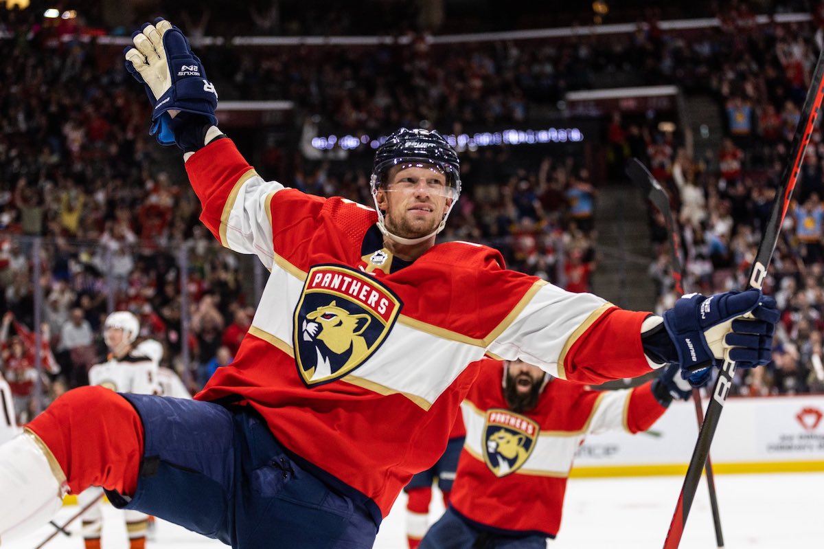 Playoffs: Panthers beat Bruins 6-3, return to Florida tied 1-1