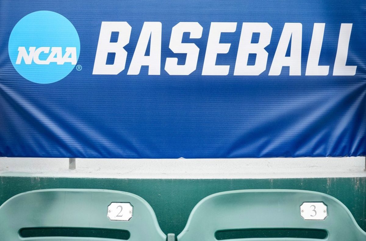 Early home runs help Miami defeat Maine in Coral Gables regional