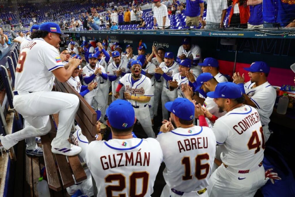 Luis Arraez Team Israel